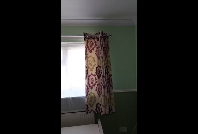 Room in a quiet area, close to shops, train, town Main Photo