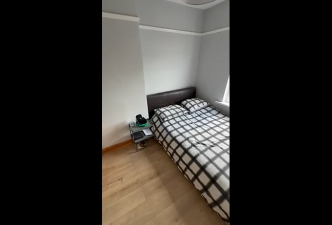 Modern DBL Cosy Room in Ravenhill - November Main Photo