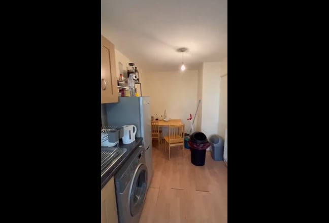 😍E3 Affordable Room in Roman Road😊 Main Photo