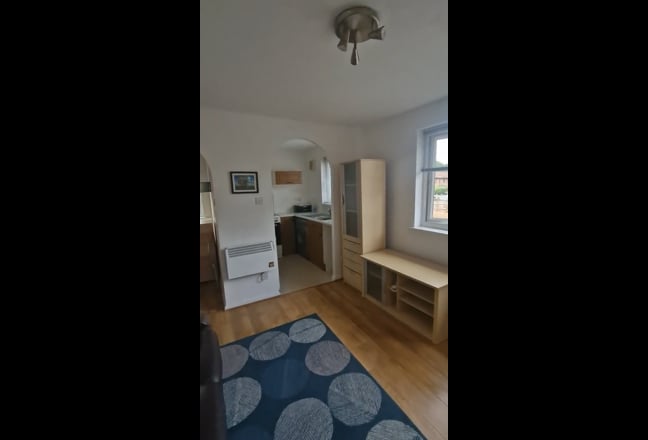 This well-presented 1-bedroom  flat,  Main Photo