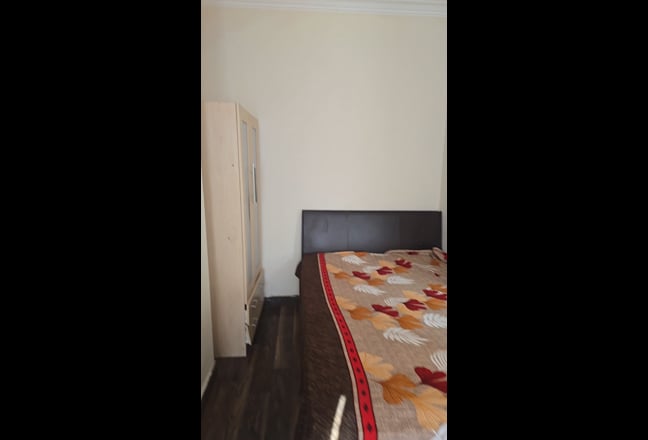 Double and single room in sharing Main Photo