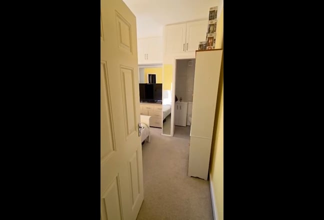 Sandhurst GU470RY 2 rooms £450 pcm and £800pcm Main Photo