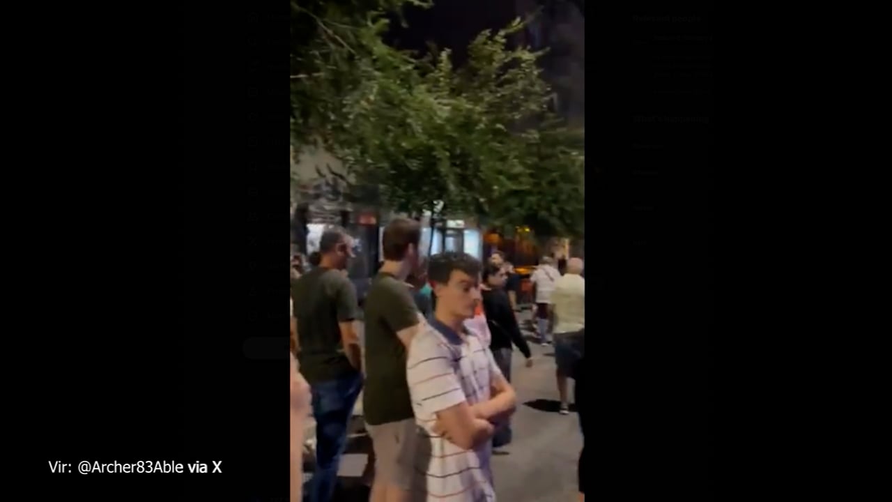 Napeto na ulicah Beograda, prišel je tudi Vučić #foto