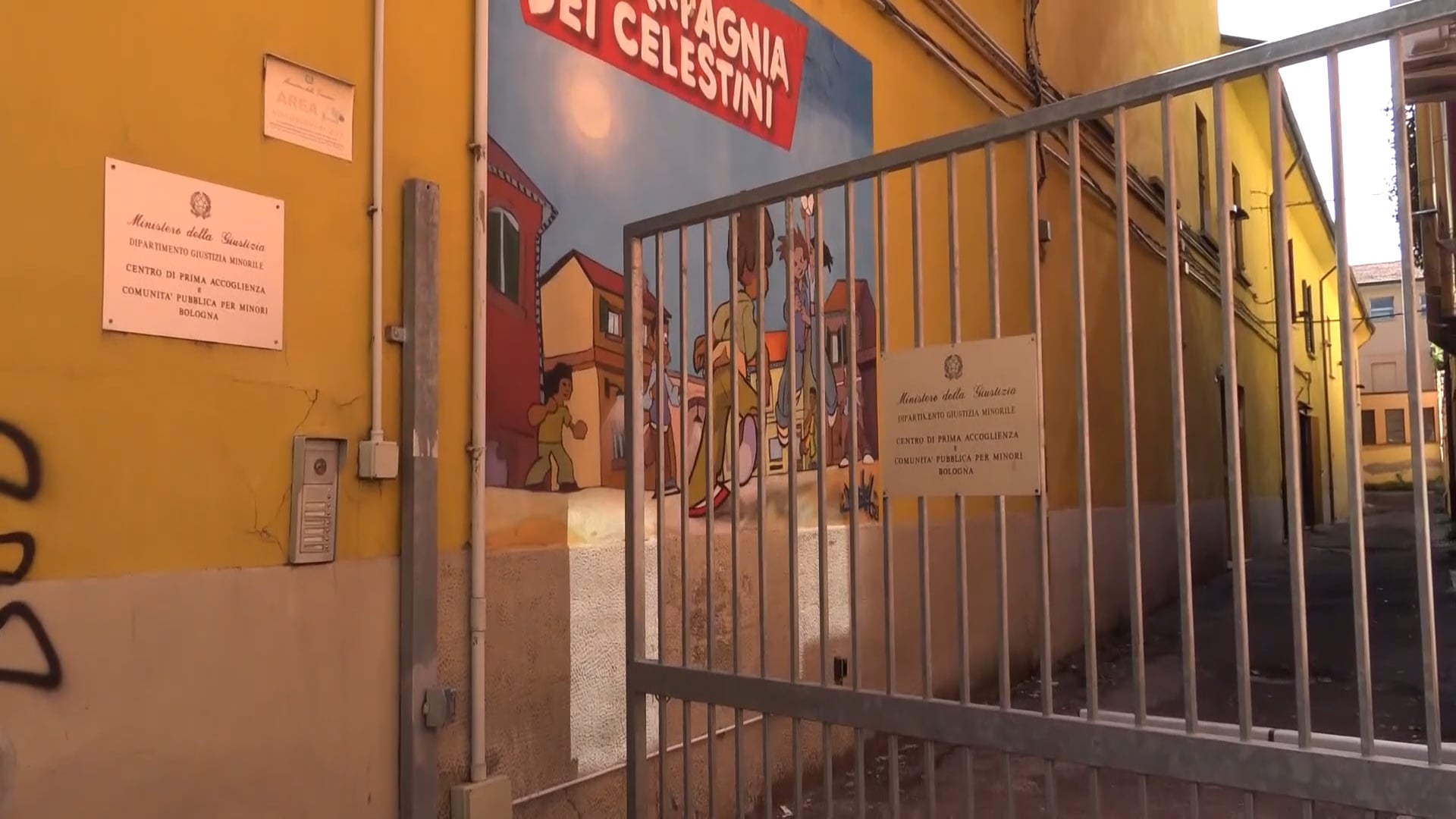 4 agenti di polizia penitenziaria aggrediti nell’istituto per minori del Pratello