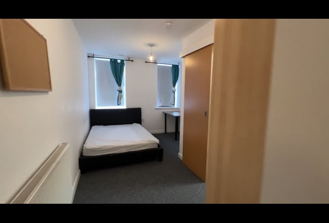 En-suite  Rooms  Student  Accommodation  M6 Main Photo