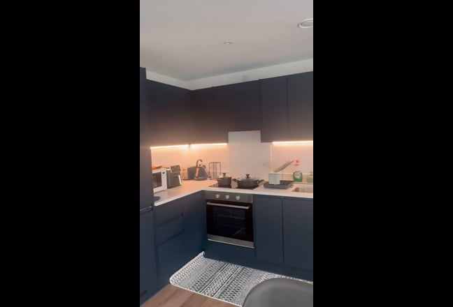 Furnished 2 Bed Flat – Bright & Spacious Main Photo