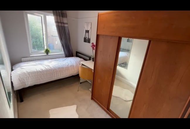 Modern Rooms to Let in Harrow – Bills Included Main Photo