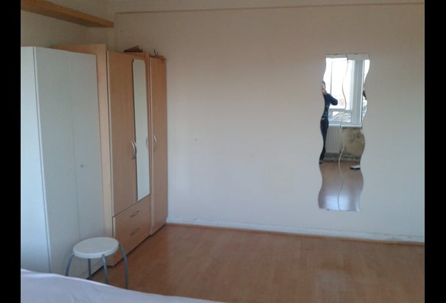 HUGE Excellent room in modern flat Main Photo