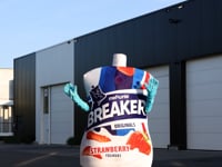 Mascotte Walking Act Melkunie Breaker