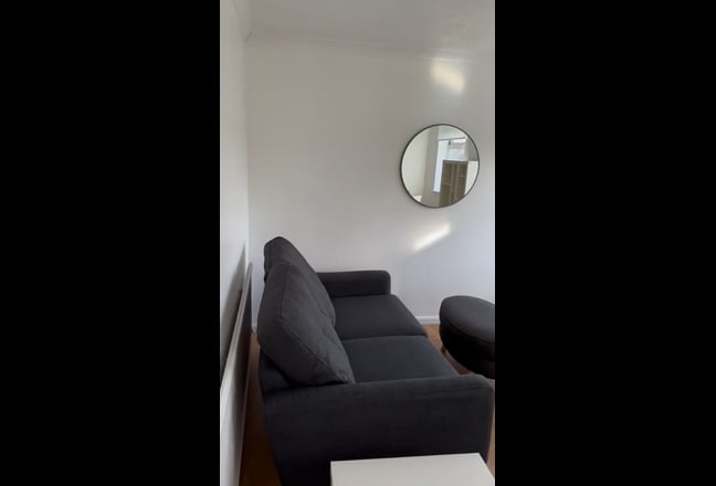 Double room in a two bedroom flat in Chesterton Main Photo