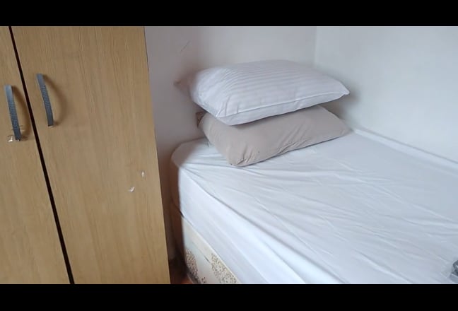 Large Single Room Let @ E13 9Da All Inclusive inc. Main Photo