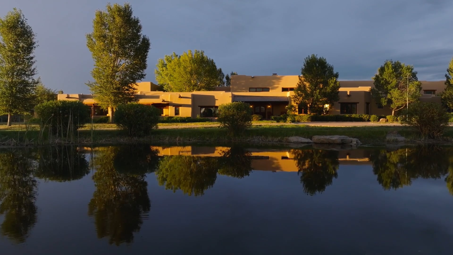 Valley De Taos Feature