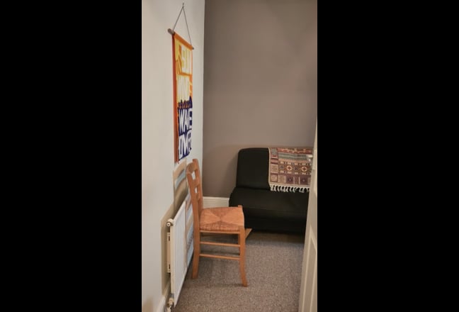 Quiet room near city - £370/m Main Photo