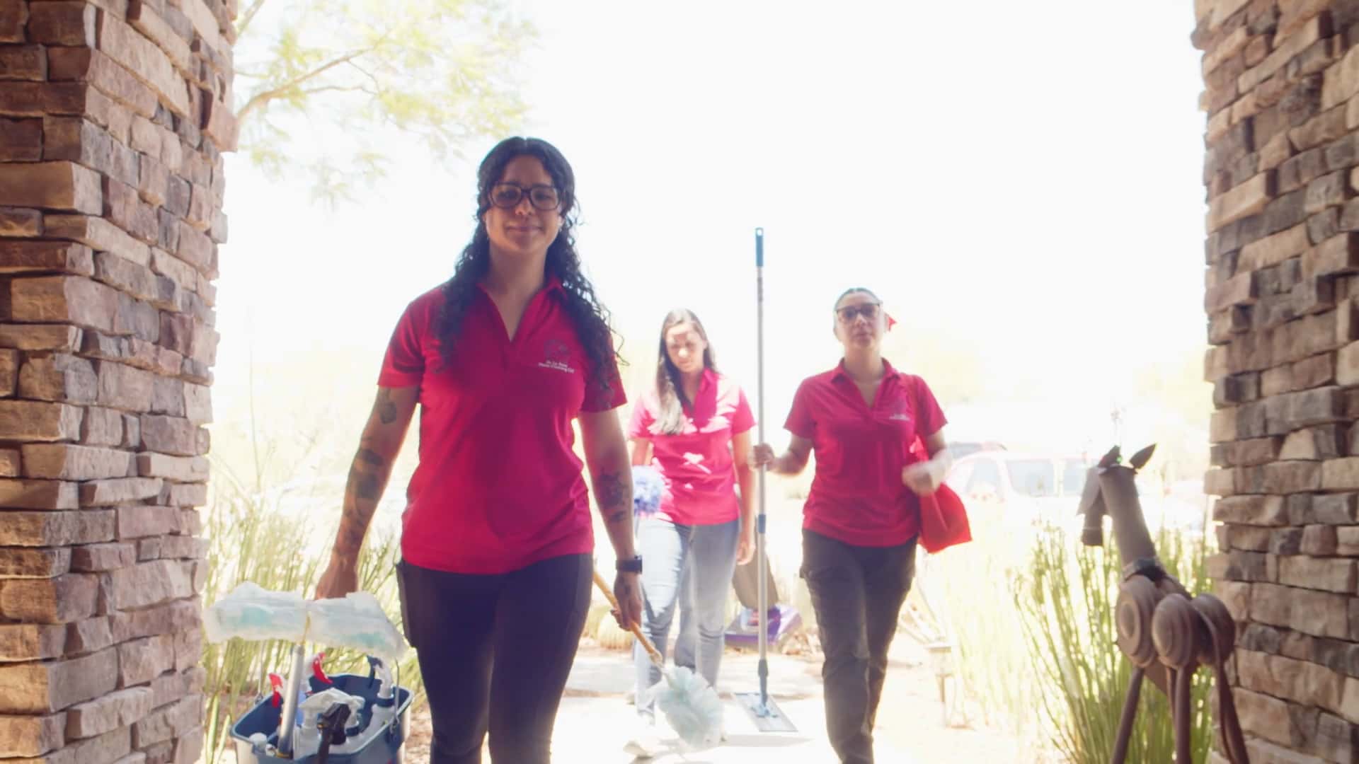 De La Rosa Banner thumbnail