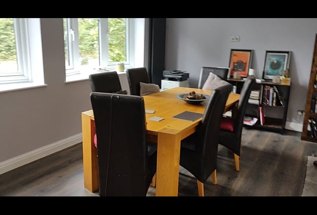 Large Double Bedroom with own shower room  House Main Photo