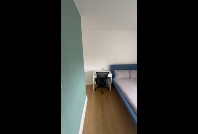 Single & Double Room to Let  Stockwell / Nine Elms Main Photo