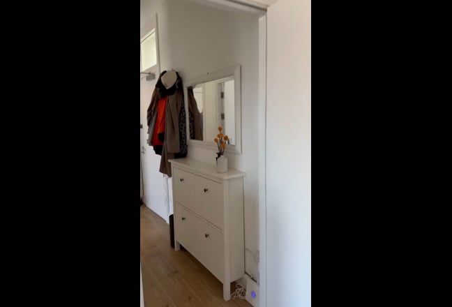 One double bed room, furnished Main Photo