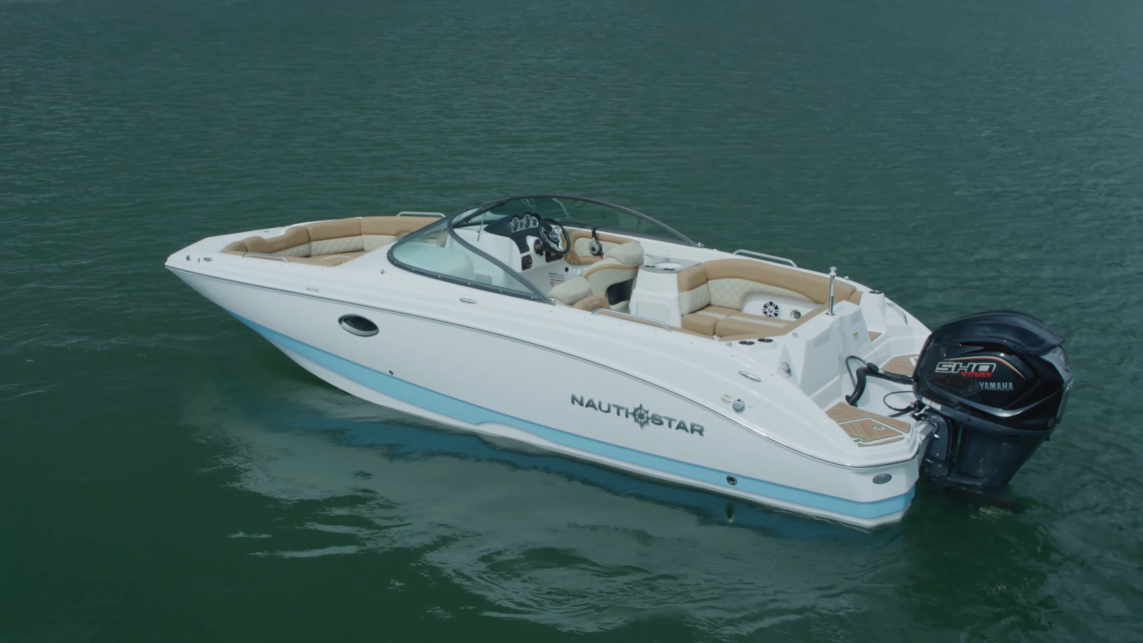 243DC Deck Boat - NauticStar Boats