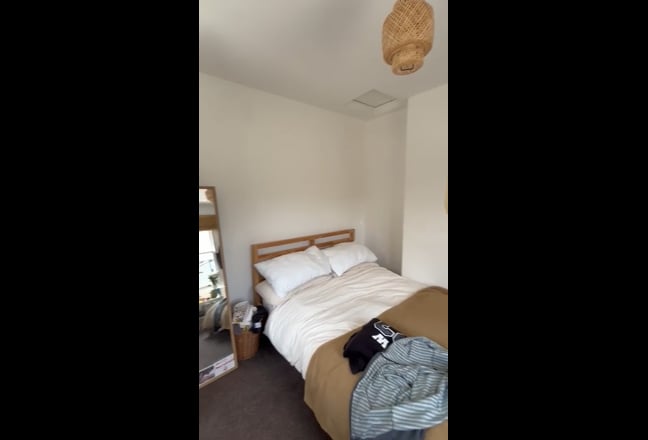 Looking for a flatmate in Acton Main Photo