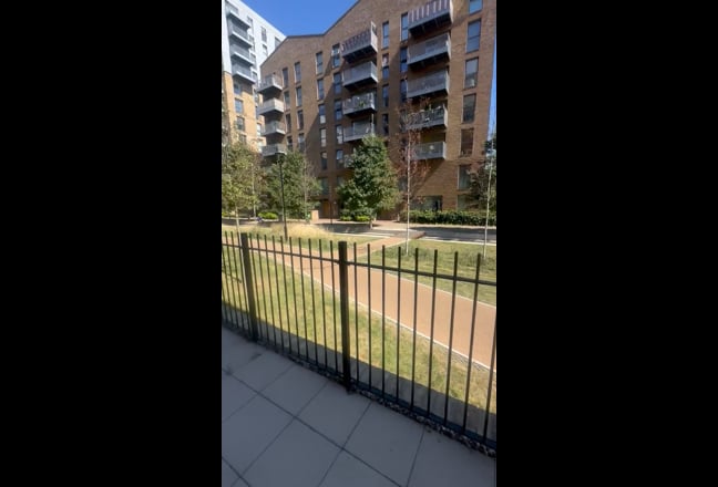 🌿 Bright Ensuite Room in flat with terrace Main Photo