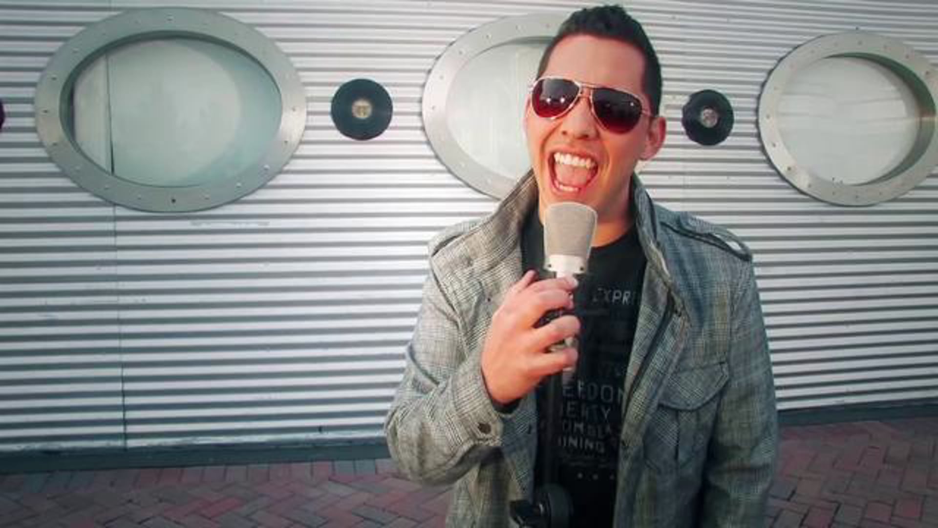 The World is Falling in Love (Carlos Chavira)
