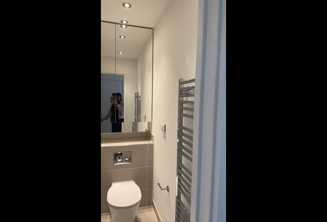 Spacious 1 Bedroom in a 2 Bedroom Flat Main Photo