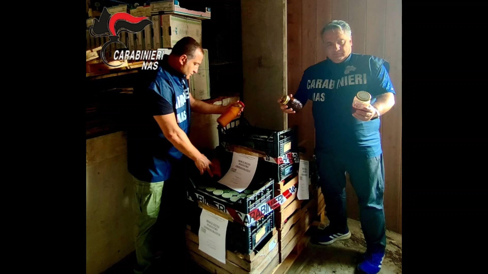 Confetture e succhi di frutta a rischio botulino. Maxi sequestro dei Nas nel bolognese