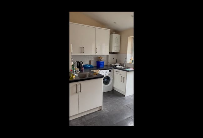 Isleworth TW7 Furnised  Double Bedroom  Main Photo