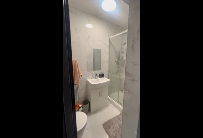 NEW Furnished Bills Included En-suite Room £800pcm Main Photo