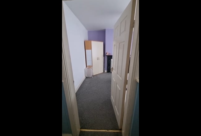 Double bedroom to rent in 2-bed house in Gilesgate Main Photo