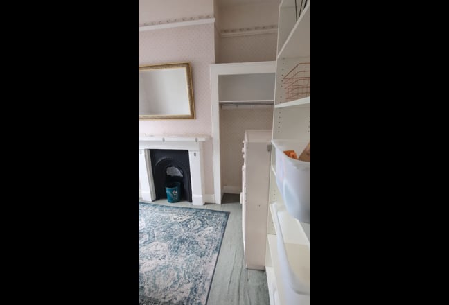 Video 1: Room (i)