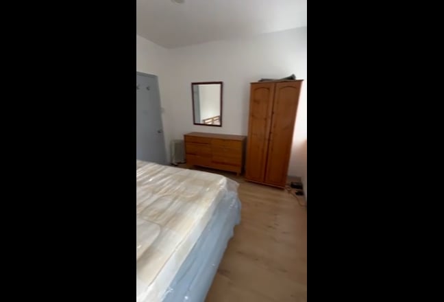 Double ensuite bedroom  Main Photo