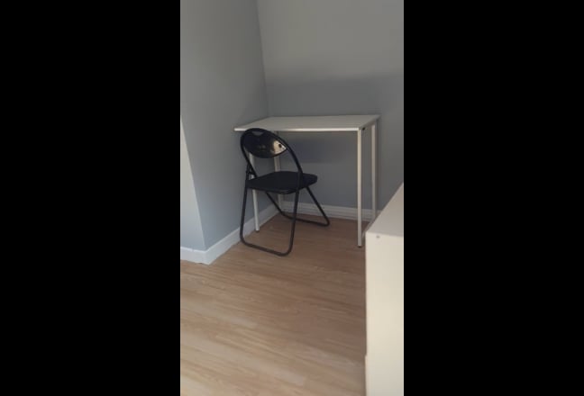 Large double  in Modern hse close2 local station  Main Photo