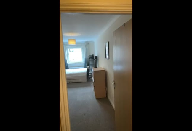 Single room with balcony close to Highfield campus Main Photo