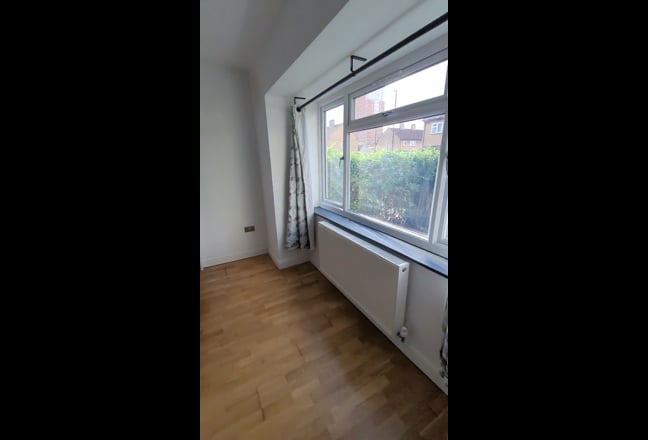 Double Bedrooms in ZoNE2 Luxurious Co-Living! Main Photo