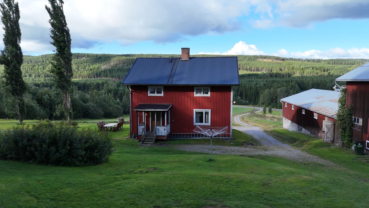 4 rum Gård med jordbruk på Skalmsjö 148 Kasa Örnsköldsviks kommun - video