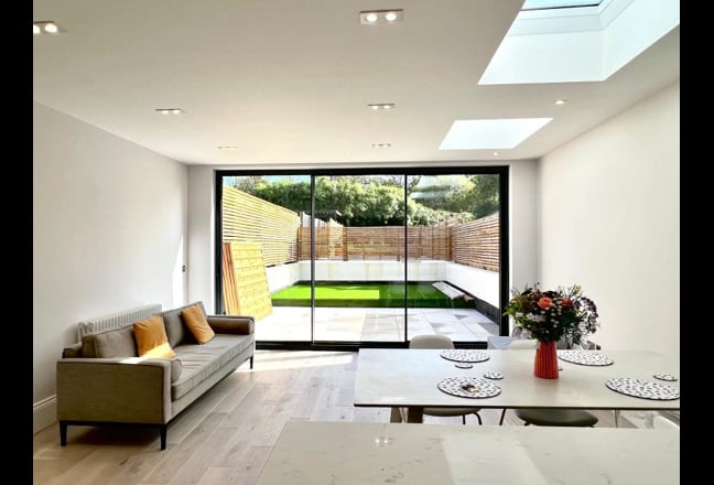 Beautiful and Modern 3 bed with large garden   Main Photo