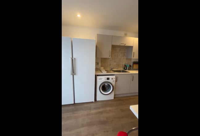 Double Room with Ensuite (BH12) 1 Person or Couple Main Photo