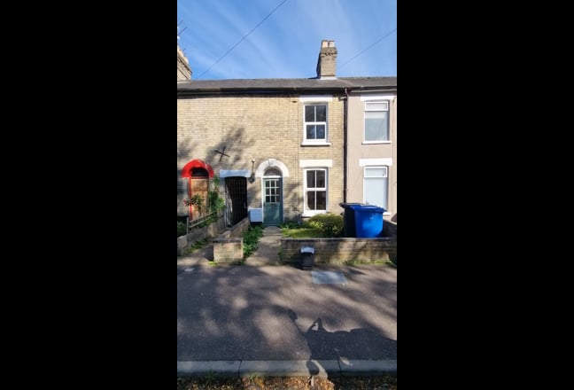 Rooms in Bright Student house , close to UEA  Main Photo