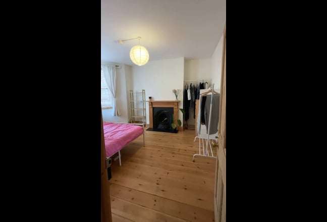 Double Room in Friendly All-Female House 🌷 Main Photo
