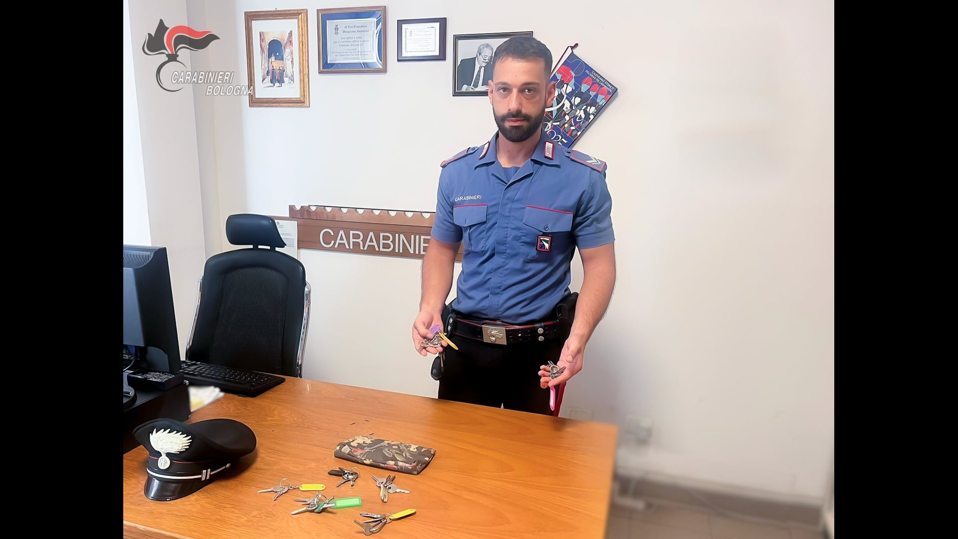 Possedeva un astuccio pieno di chiavi condominiali di Bologna, arrestato