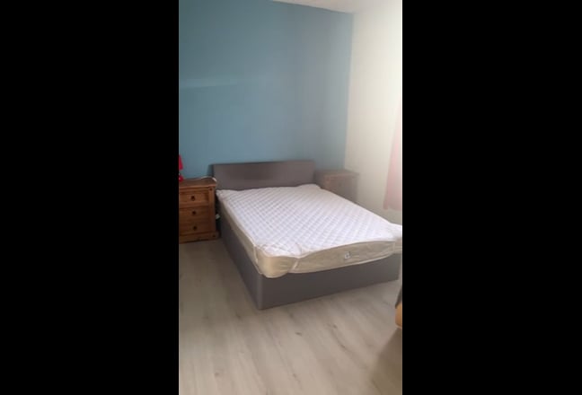 Large Double room with Ensuite in unique property  Main Photo