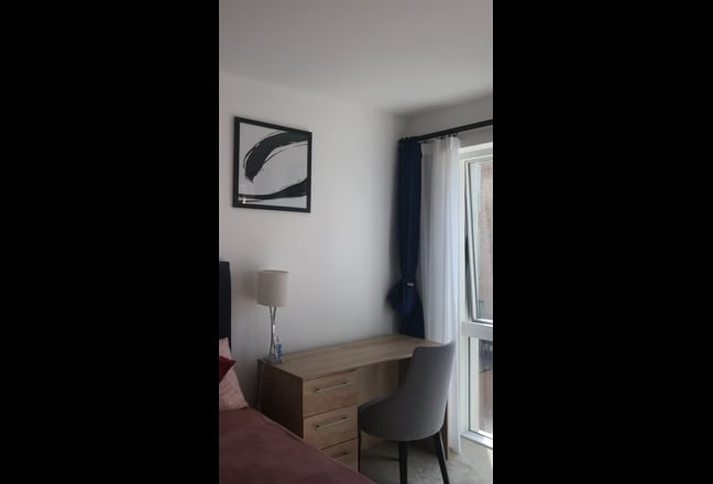 Video 1: Bright nice room