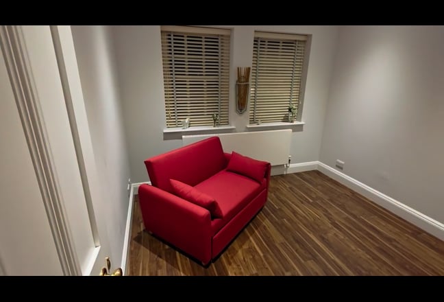 Single Room in luxury Apartment Main Photo
