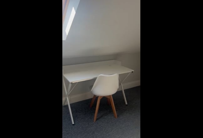 Double Room in a Professional House Share Main Photo