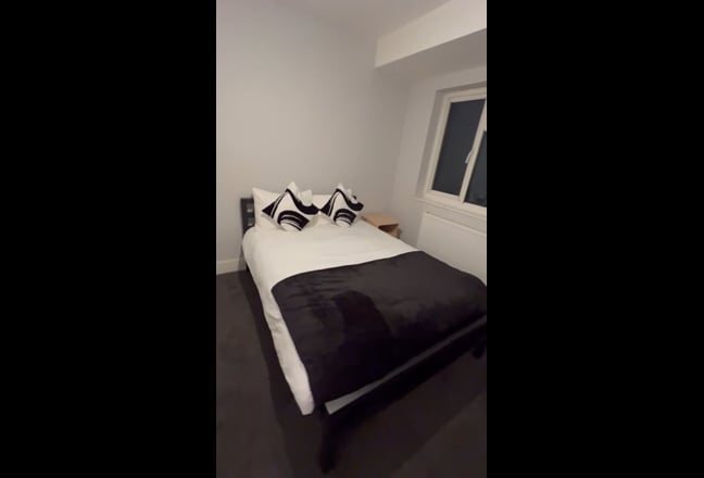 Charming 2 Bed Flat in Hendon Main Photo