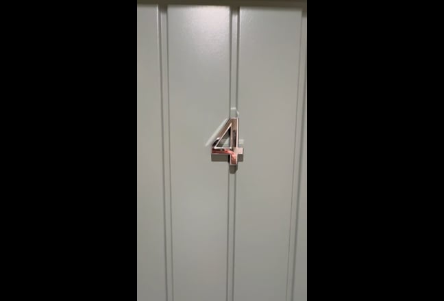 Massive double en-suite with kitchenette  Main Photo