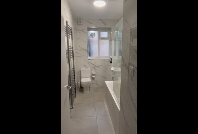 Brand New Rooms in Finchley Road // Move Asap! Main Photo