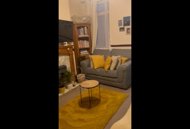 Spacious room to rent Main Photo