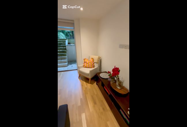 Massive Bedroom in Gorgeous Flat 🏡✨ Prime Location Main Photo